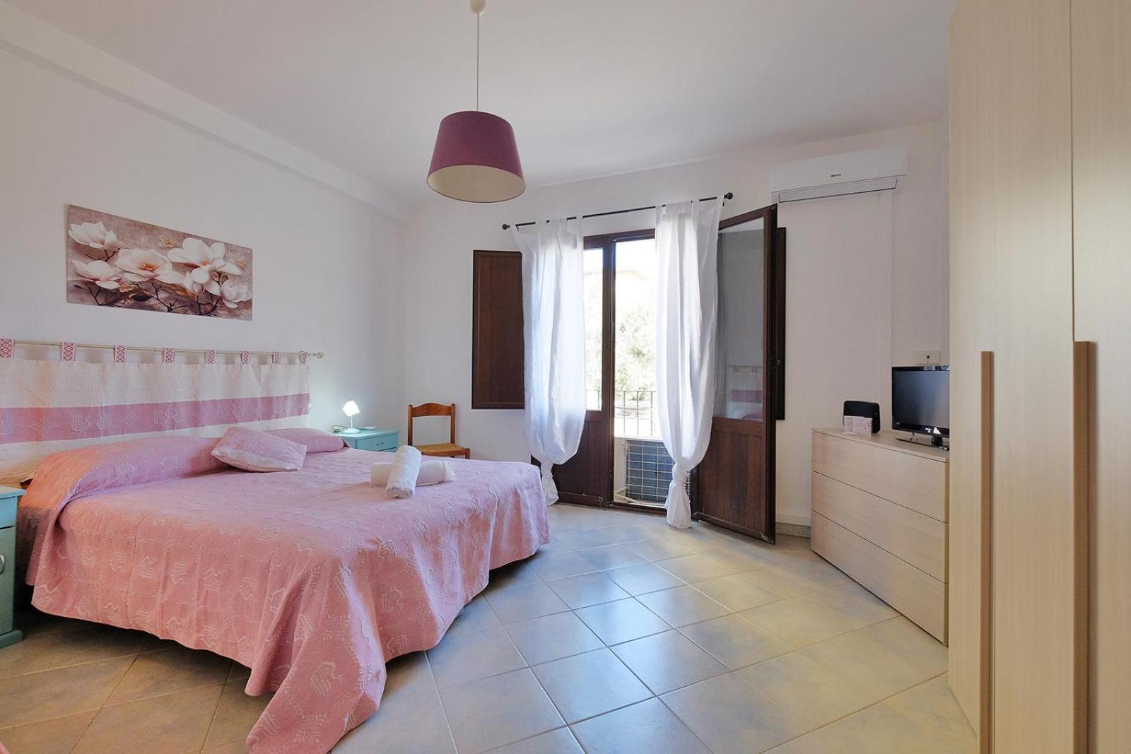Su Nuraghe Hotel SantʼAnna Arresi Buitenkant foto
