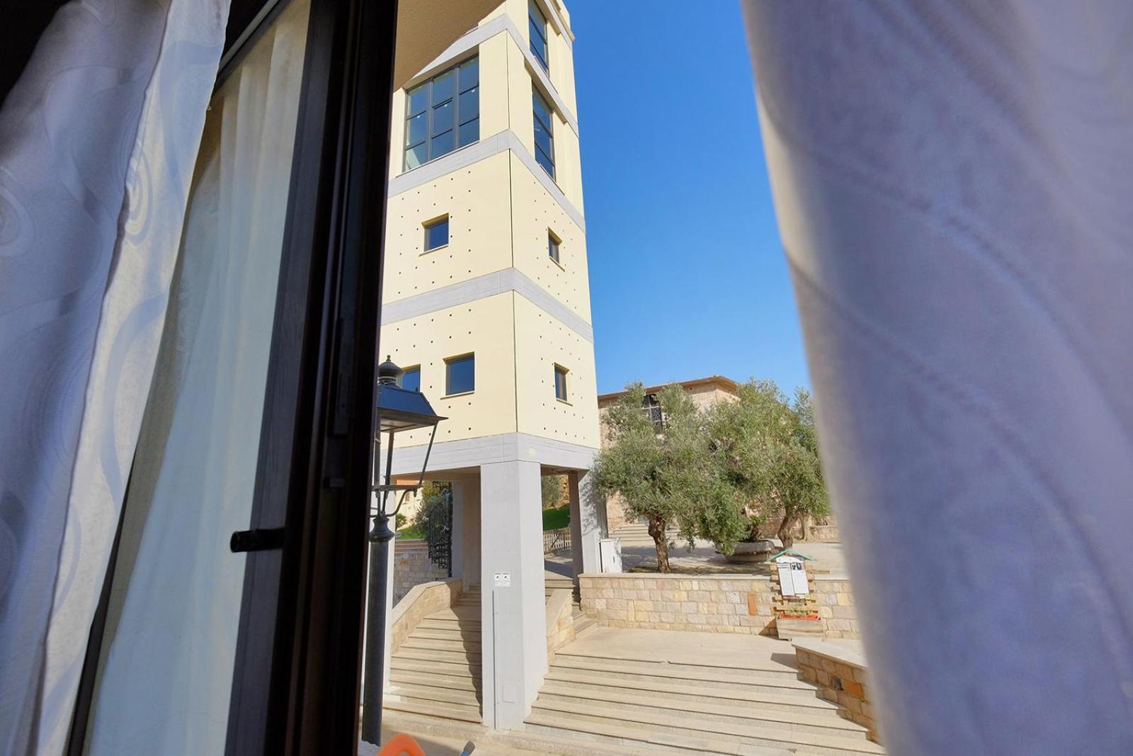 Su Nuraghe Hotel SantʼAnna Arresi Buitenkant foto
