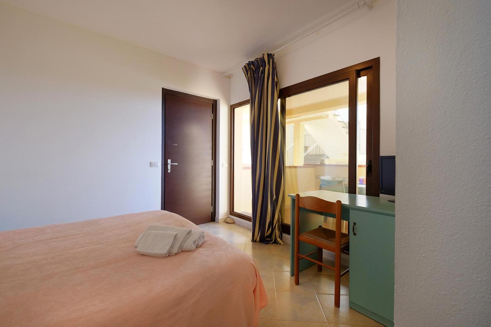 Su Nuraghe Hotel SantʼAnna Arresi Buitenkant foto