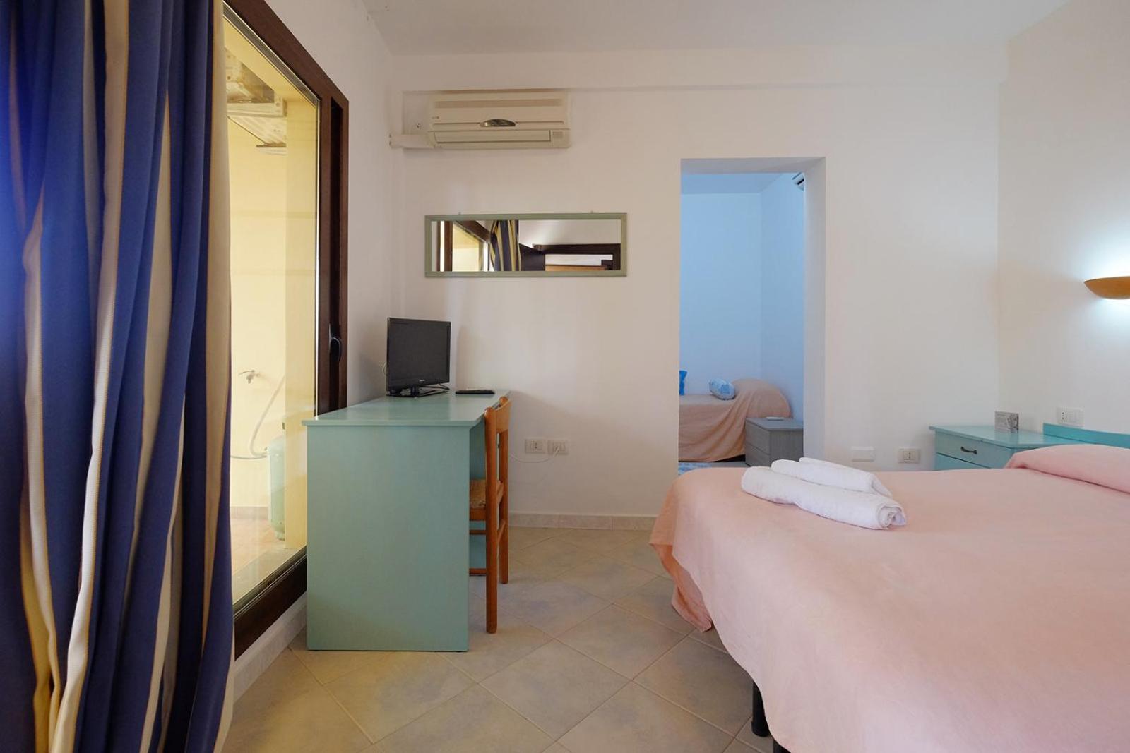 Su Nuraghe Hotel SantʼAnna Arresi Buitenkant foto