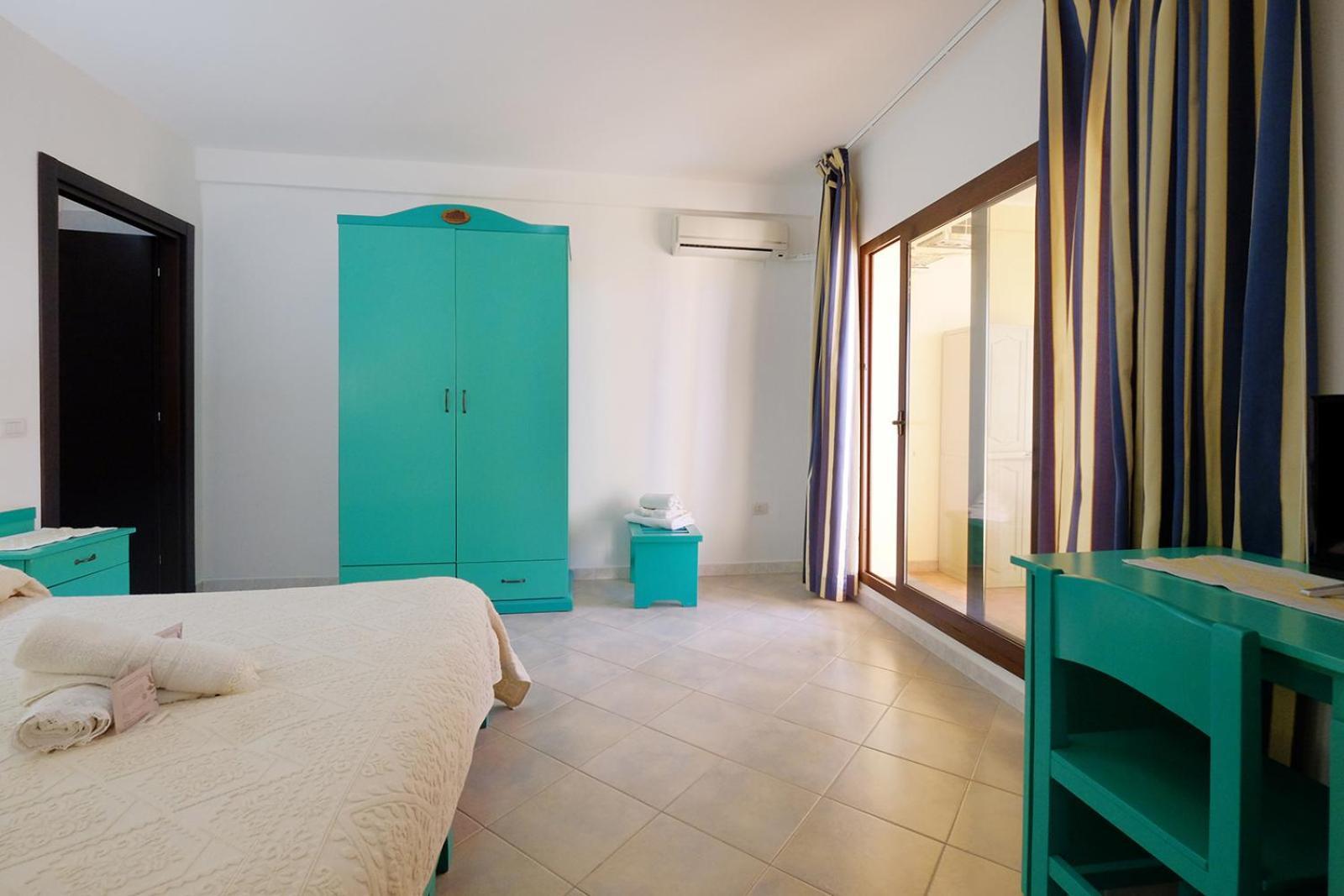 Su Nuraghe Hotel SantʼAnna Arresi Buitenkant foto