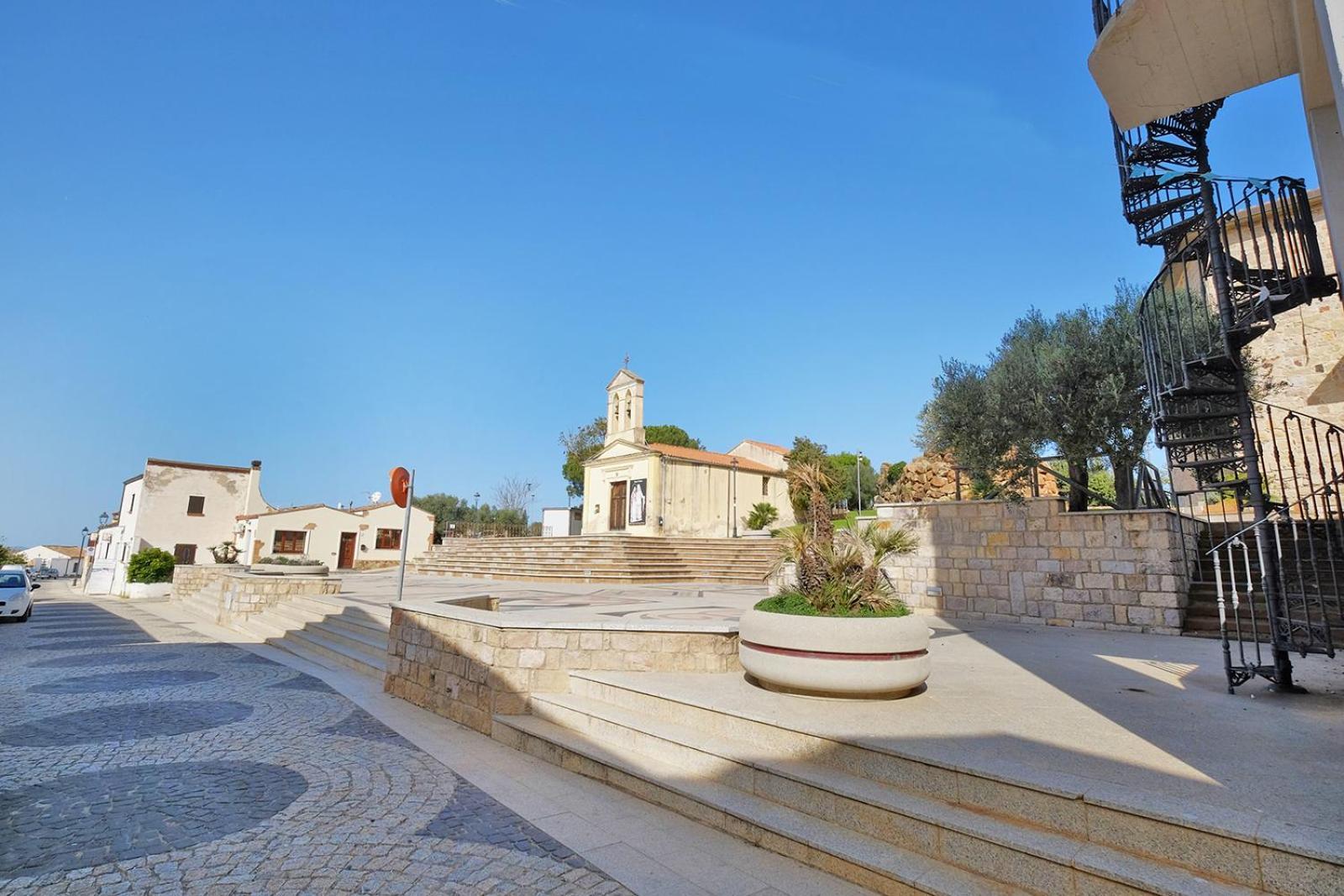 Su Nuraghe Hotel SantʼAnna Arresi Buitenkant foto